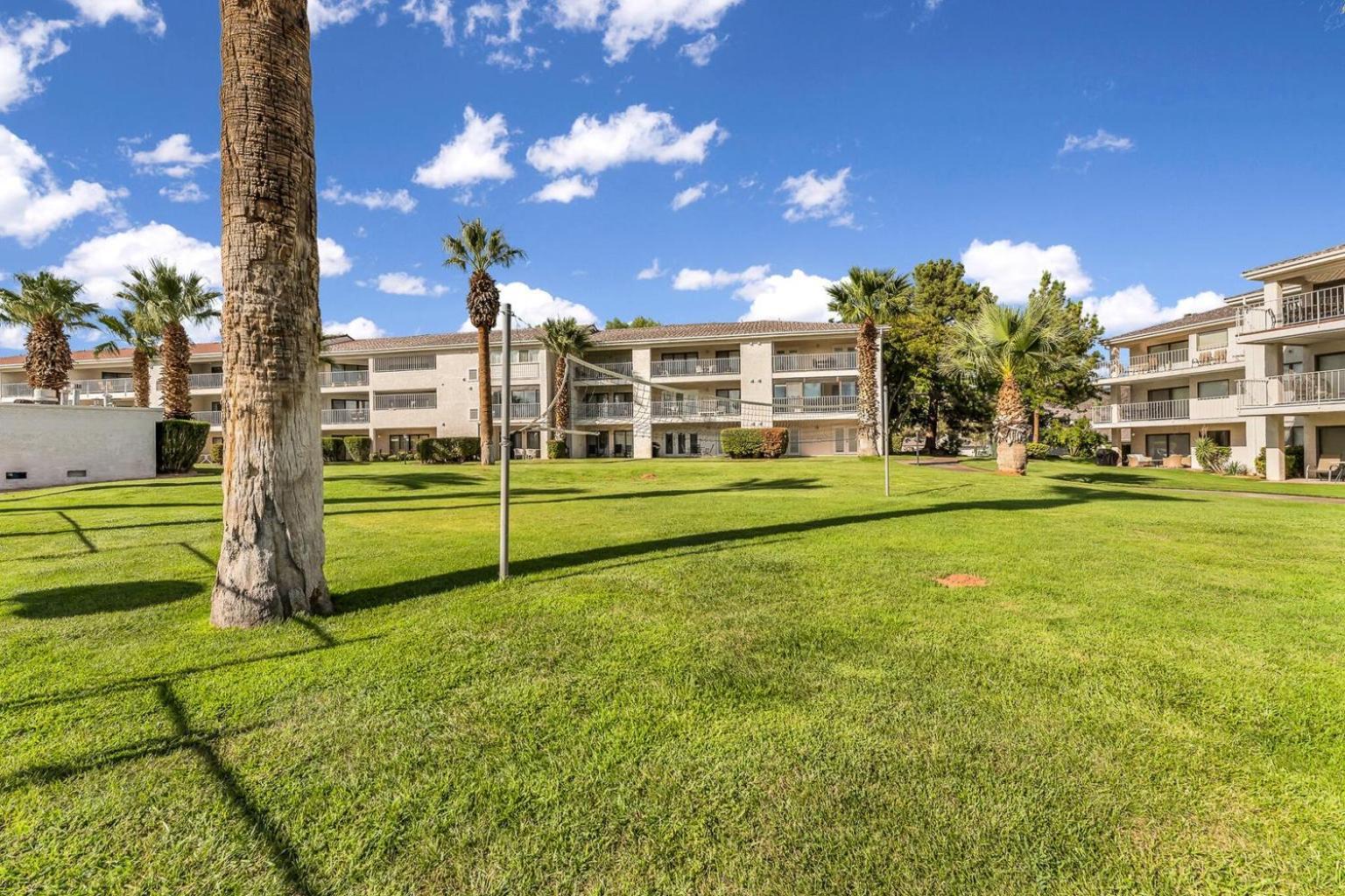 Modern Resort Condo - Pools, Courts & Scenic Views Сент-Джордж Экстерьер фото